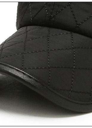 Зимова тепла бейсболка кепка з вухами стьобана чорна sport9 фото