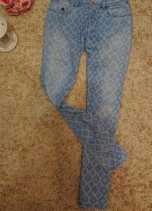 Женские голубые джинсы с рисунком р.284 фото