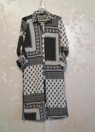 Платье-рубашка миди с длинными разрезами по бокам