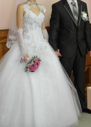 Весільне плаття та костюм