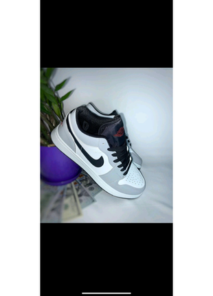 Nike air jordan 1 low grey 4