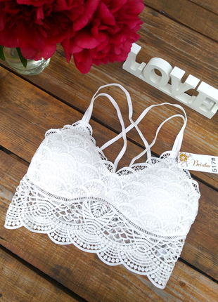 Романтичний топ бралетт білого кольору на чашку а в с