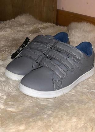 Туфлі макасини