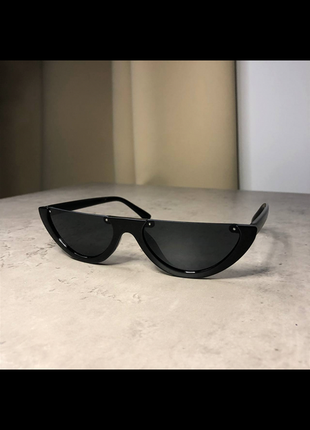 Незвичайні окуляри (black cut)3 фото