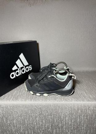 Трекинговые кроссовки adidas terrex