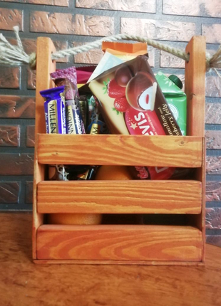 Дерев'яна кошик для подарунків