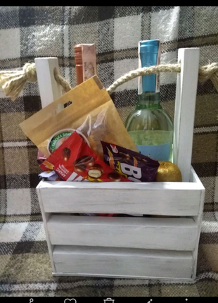 Дерев'яна кошик для подарунків