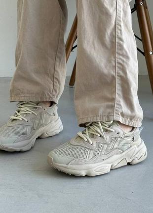 Текстильные женские кроссовки adidas ozweego beige