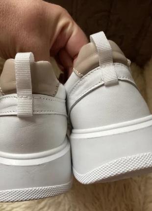 Кожаные новые стильные белые кроссовки кеды 40,5 р4 фото