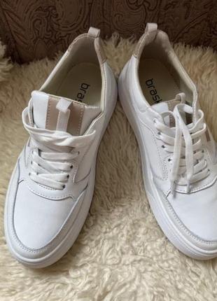 Кожаные новые стильные белые кроссовки кеды 40,5 р2 фото