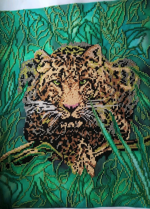 Картина вишита із бісеру "леопард у джунглях"