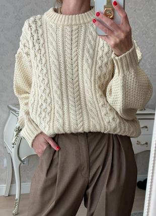 Свитер из шерсти