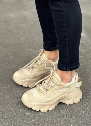 Бежевые кроссовки женские