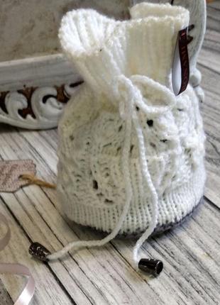 Ідея для подарунка - ажурна в'язана косметичка - кругла біла косм