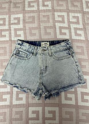 Стильні укорочені шорти