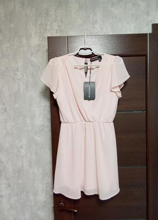 Брендовое новое красивое платье р.12.
