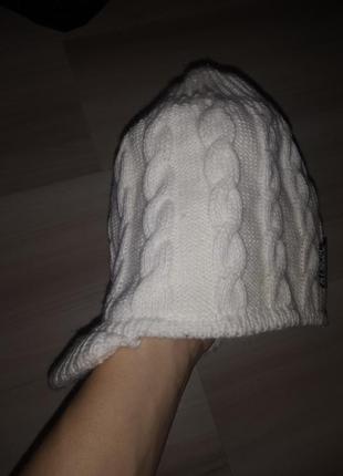 Шапка красивая