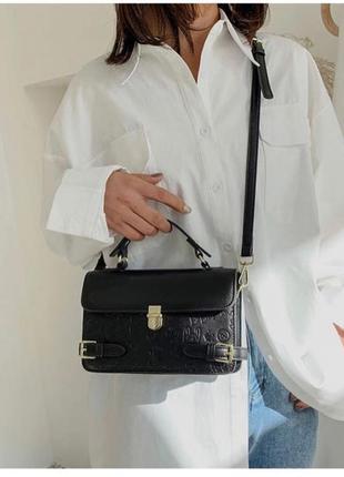 Стильна жіноча сумочка з довгим ремінцем5 фото