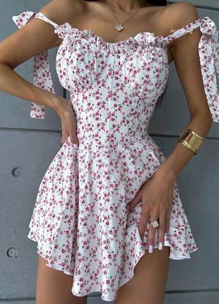 Сукня комбінезон жіноча коротка міні квіткова гарна нарядна повсякденна рожева біла легка демісезонна весняна на весну платя