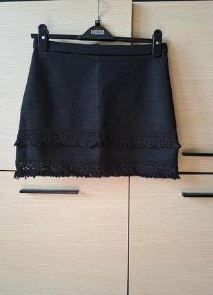 Черная юбка с кружевом