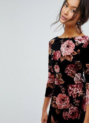 Чорна оксамитова бархатна сукня у квітах new look міні жіноча святкова3 фото