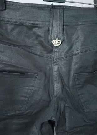 Капри джинсовые бриджи металлизированные с серебряным декором9 фото