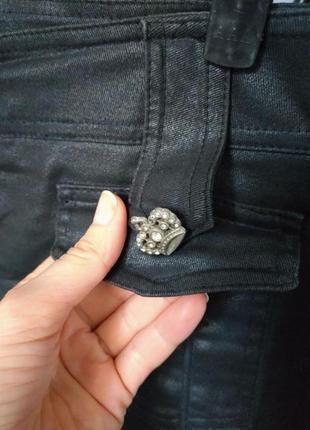 Капри джинсовые бриджи металлизированные с серебряным декором5 фото