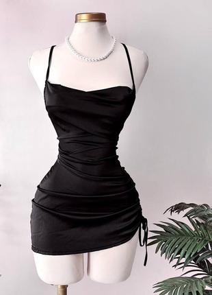 Женское шелковое мини платье в бельевом стиле10 фото