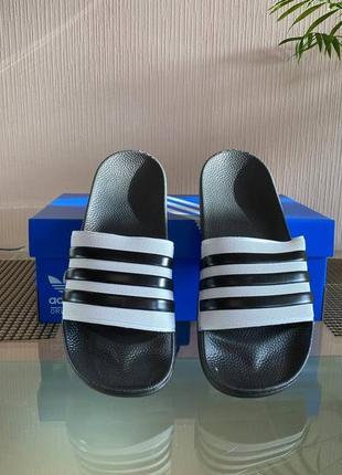 Adidas черно-белые (шлепанцы) мужские.3 фото