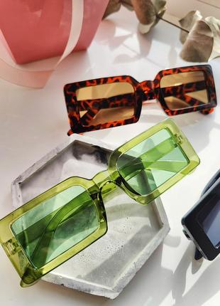 Жіночі окуляри зеленого кольору3 фото