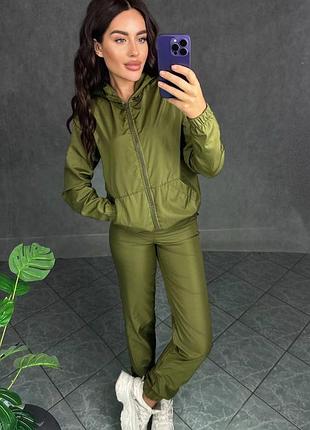 Абсолютный хит 🥰
спортивный костюм плащевка люкс качества 🤩