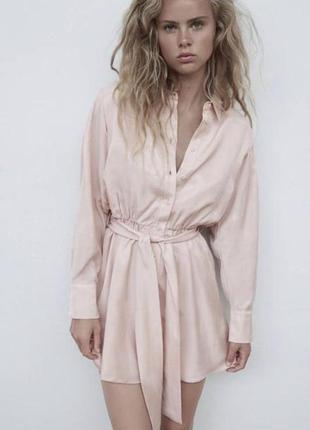 Zara сатиновое платье пудрового цвета l