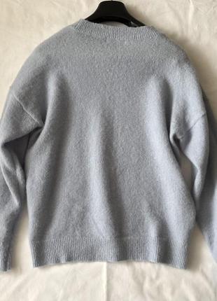 Припыленный голубой свитер.6 фото