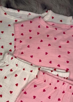 100% хлопок муслиновый детский комплект футболка топ + шорты в принт сердечка натуральная ткань муслин3 фото