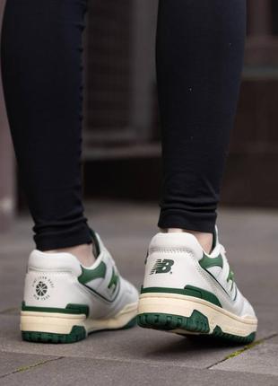 Женские трендовые кроссовки в стиле new balance 550 white green8 фото