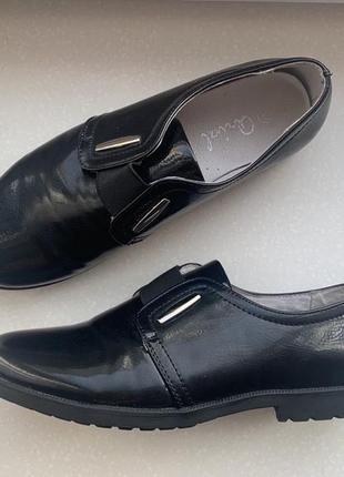 Стильні лофери мокасіни