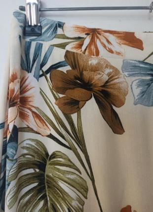 Меди юбка в красивый принт тропики8 фото