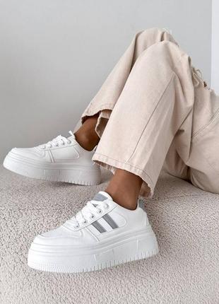 Білі базові кросівки кеди на високій підошві потовщеній