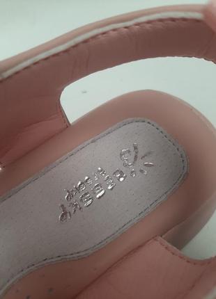 Босоніжки рожеві9 фото