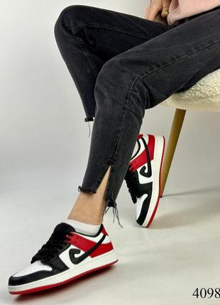 Кросівки молодіжні, червоно-чорні7 фото