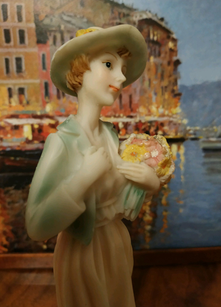 Вінтажна статуетка дівчата з букетиком caspian gift в стилі моді9 фото