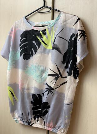 Яркая футболка свободного фасона от zara