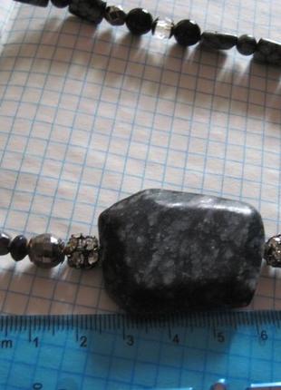 Бусы .ожерелье. натуральный камень "снежный обсидиан"