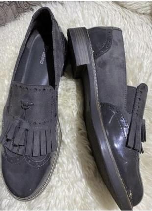 Модные лаковые туфли лоферы с кисточками 42 р10 фото