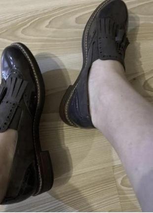 Модные лаковые туфли лоферы с кисточками 42 р2 фото
