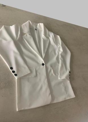 Жіночий піджак. індивідуальне пошиття