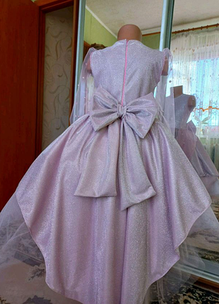 Платье  со шлейфом  нарядное  детское  на любой праздник