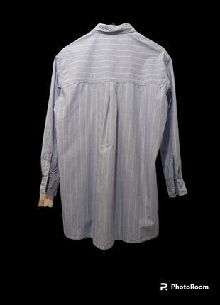 Подовжена бавовняна сорочка в смужку, сорочка в смужку голубого кольору7 фото