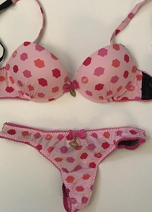 Комплект белья лиф и трусики стринги ,новые,yamamay