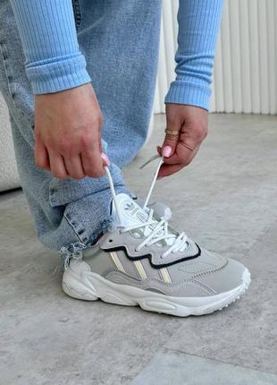 Женские кроссовки adidas ozweego